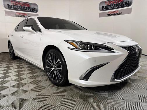 2025 Lexus ES 300h Base
