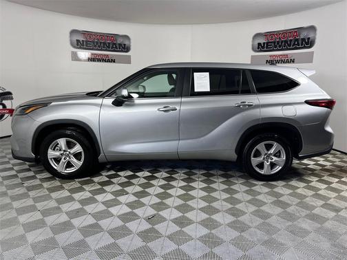 2023 Toyota Highlander LE