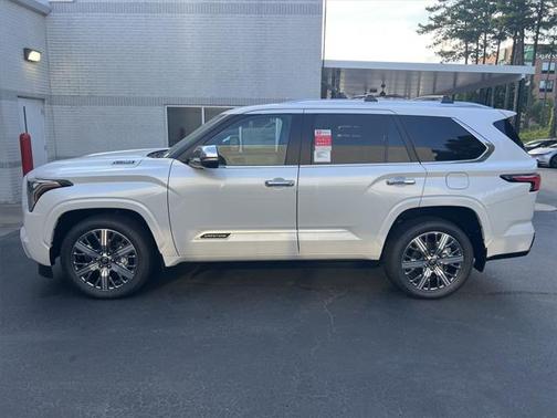 2025 Toyota Sequoia Base