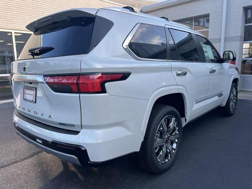 2025 Toyota Sequoia Base