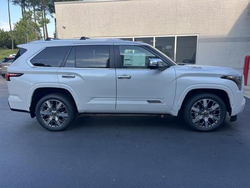 2025 Toyota Sequoia Base