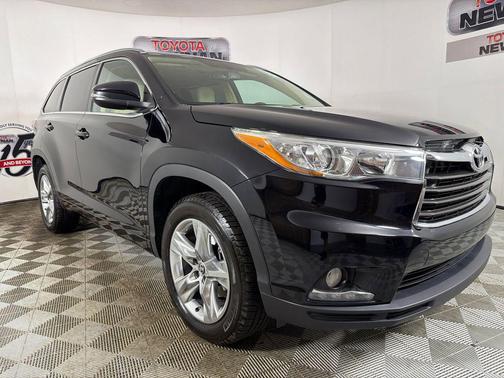 Midnight Black Metallic 2016 Toyota Highlander Limited