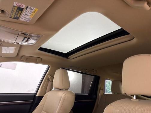 Midnight Black Metallic 2016 Toyota Highlander Limited