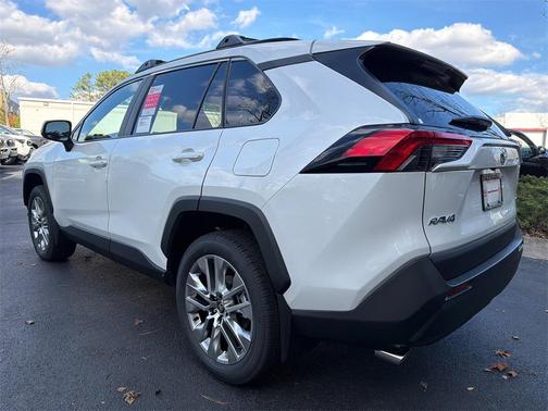 2025 Toyota RAV4 XLE Premium