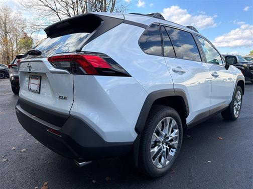 2025 Toyota RAV4 XLE Premium