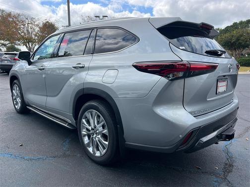 2025 Toyota Highlander Limited