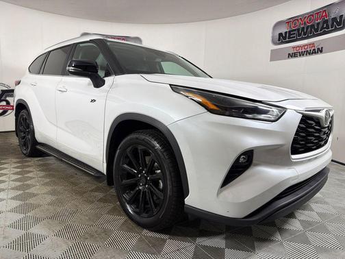 Wind Chill Pearl 2024 Toyota Highlander XLE