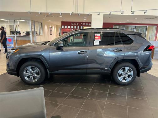 2025 Toyota RAV4 Hybrid XLE