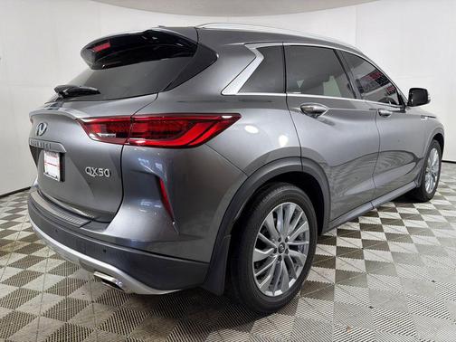 2023 INFINITI QX50 LUXE