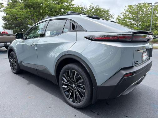 Cement 2026 Toyota C-HR XSE