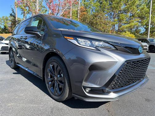 2025 Toyota Sienna XSE 7 Passenger