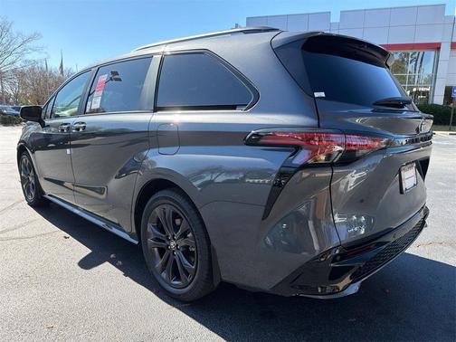 2025 Toyota Sienna XSE 7 Passenger