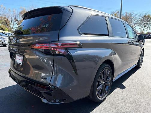 2025 Toyota Sienna XSE 7 Passenger