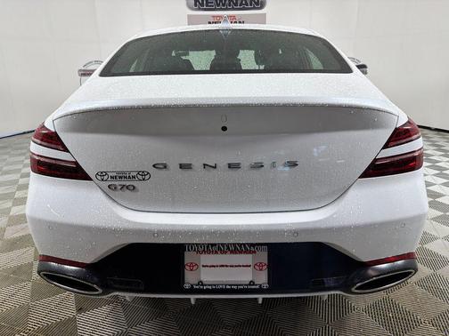 Uyuni White 2025 Genesis G70 2.5T RWD