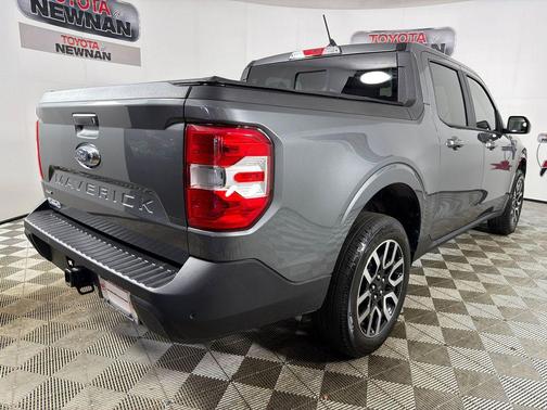 Carbonized Gray Metallic 2024 Ford Maverick Lariat