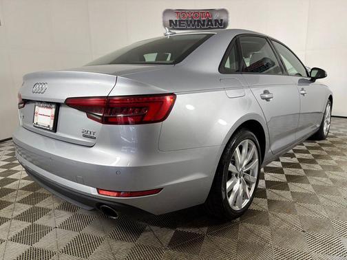 Florett Silver Metallic 2017 Audi A4 2.0T Premium