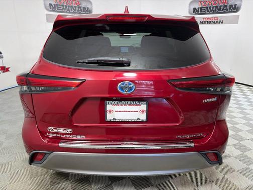 2021 Toyota Highlander Hybrid Platinum