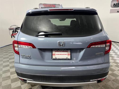 2022 Honda Pilot Touring 8-Passenger