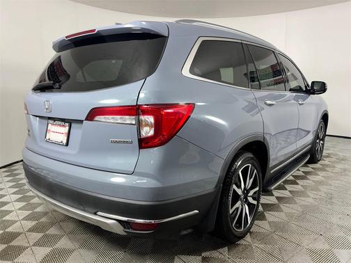 2022 Honda Pilot Touring 8-Passenger