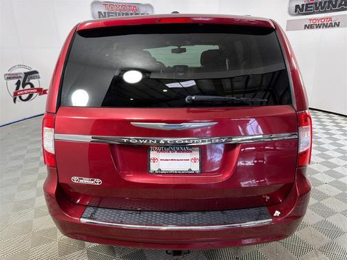 2016 Chrysler Town & Country Touring-L