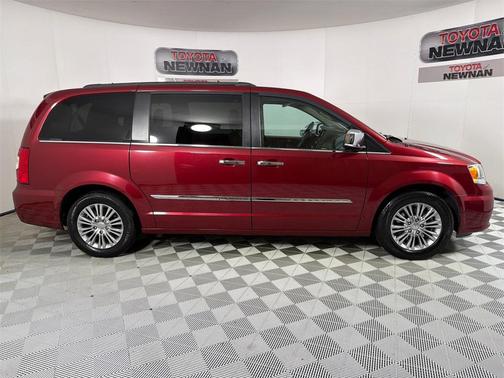 2016 Chrysler Town & Country Touring-L