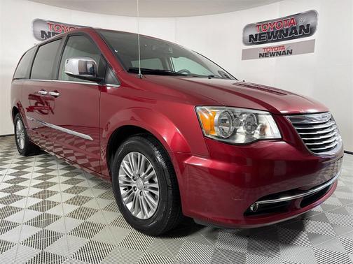 2016 Chrysler Town & Country Touring-L
