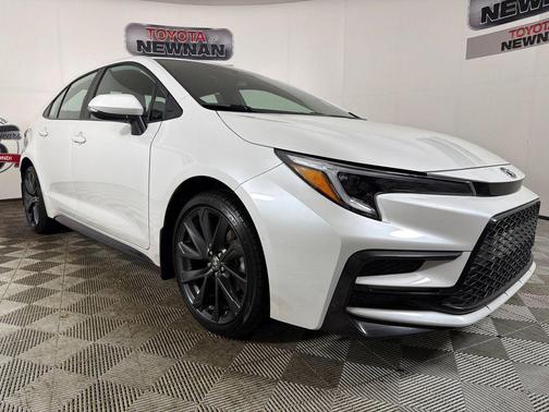 Wind Chill Pearl 2025 Toyota Corolla SE