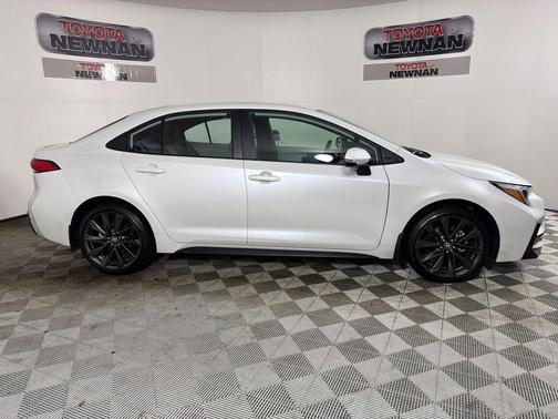 Wind Chill Pearl 2025 Toyota Corolla SE