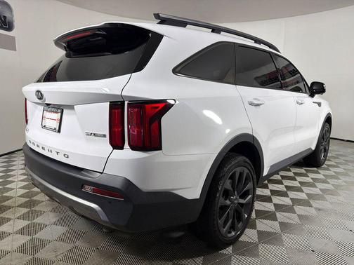 Glacial White Pearl 2021 Kia Sorento SX