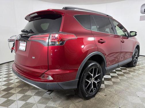 Ruby Flare Pearl 2018 Toyota RAV4 SE