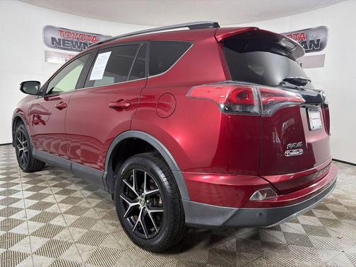Ruby Flare Pearl 2018 Toyota RAV4 SE