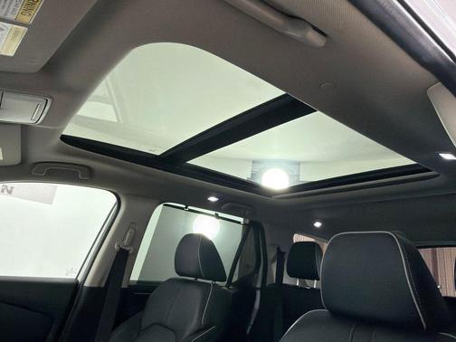 Platinum White Pearl 2023 Honda Pilot AWD Elite