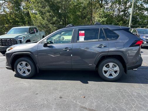 2025 Toyota RAV4 Hybrid XLE