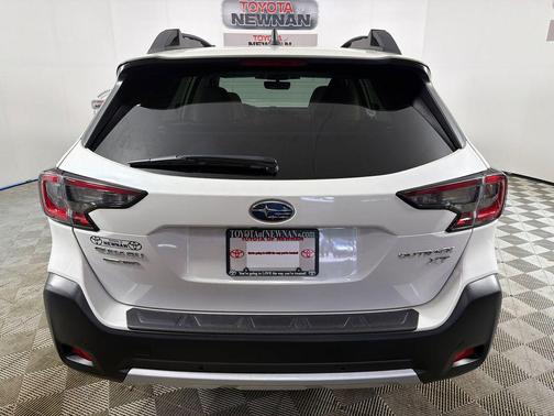 Crystal White Pearl 2024 Subaru Outback Limited XT