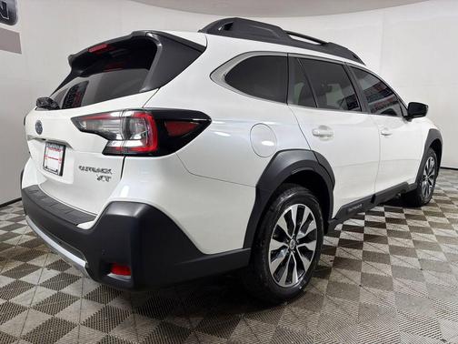 Crystal White Pearl 2024 Subaru Outback Limited XT