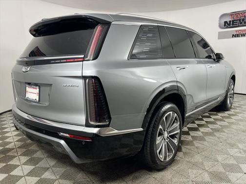 2026 Cadillac VISTIQ Luxury