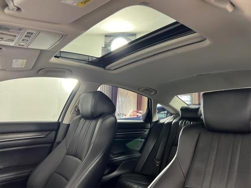 2022 Honda Accord Hybrid Touring