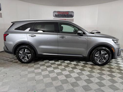 2022 Kia Sorento Hybrid S