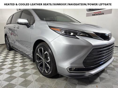 2025 Toyota Sienna Platinum