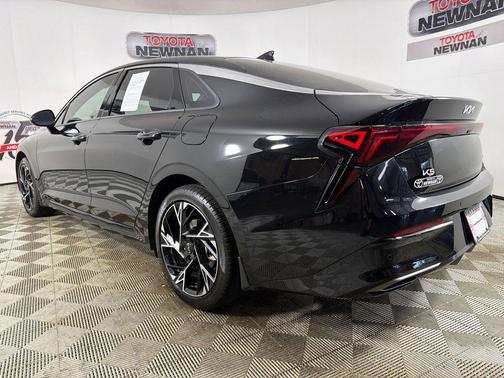 Aurora Black Pearl 2025 Kia K5 GT-Line