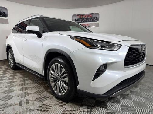 Wind Chill Pearl 2026 Toyota Highlander Platinum