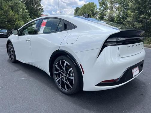 2025 Toyota Prius L