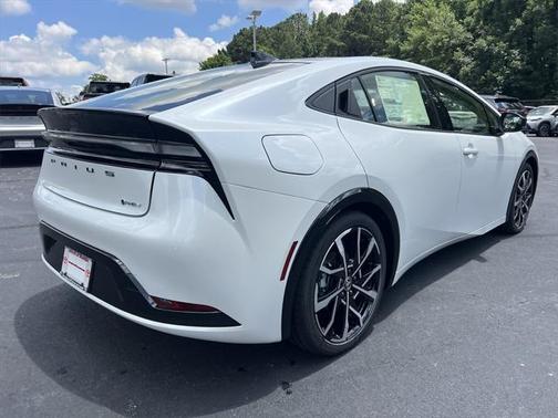 2025 Toyota Prius L