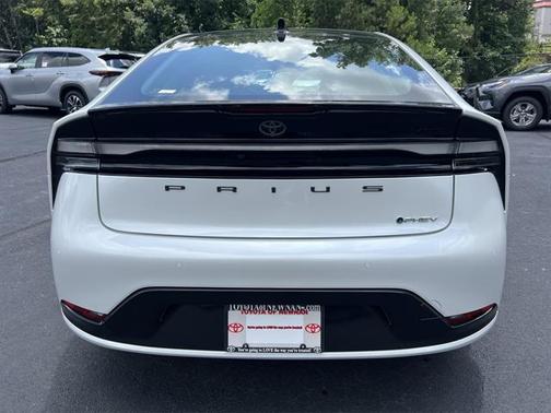 2025 Toyota Prius L