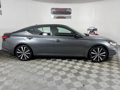 2020 Nissan Altima SR FWD