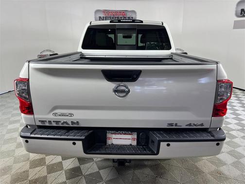2017 Nissan Titan SL