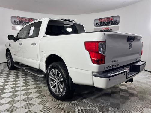 2017 Nissan Titan SL