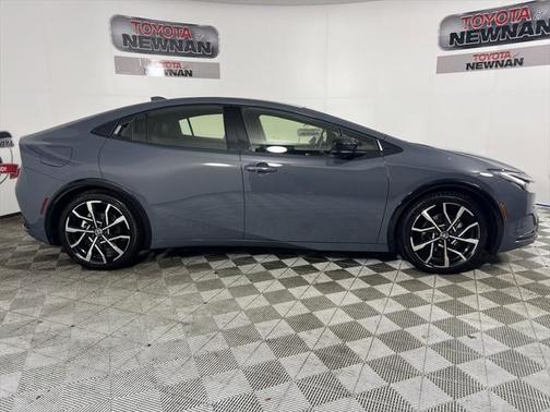 2025 Toyota Prius L