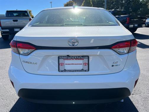 2026 Toyota Corolla Hybrid LE