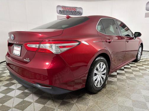 2019 Toyota Camry Hybrid LE